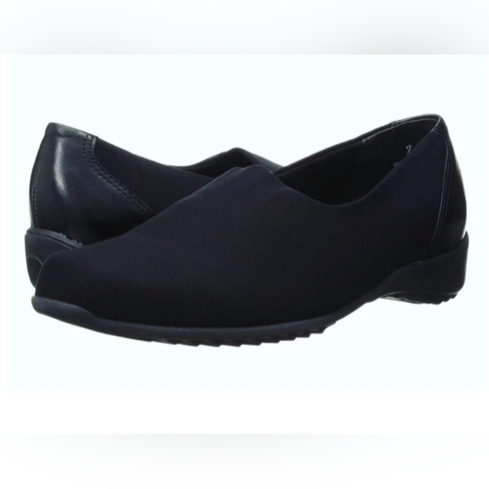 Munro Traveler Slip on Shoes Size 6.5 Black New